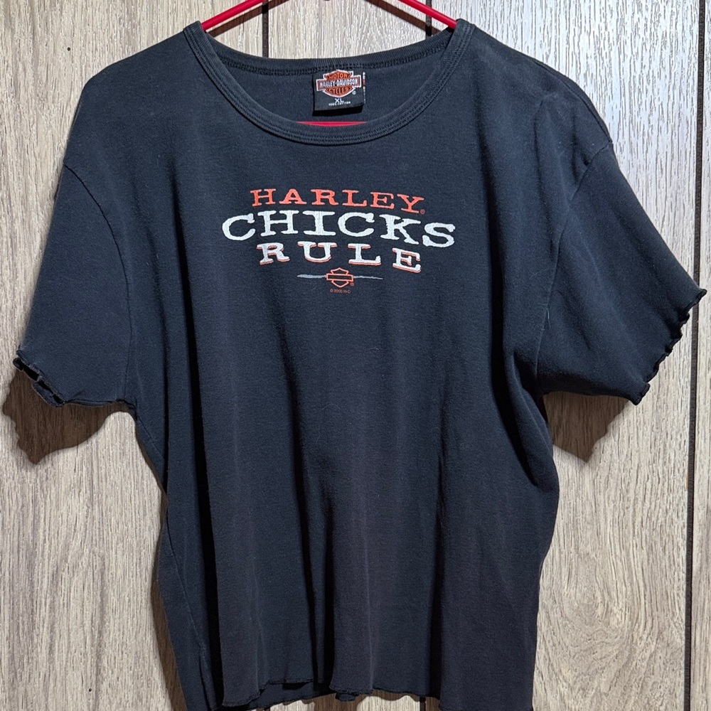 Harley-Davidson Black Tee with Red and White Graphic